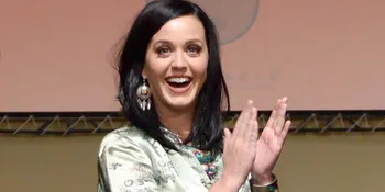 [Foto] Nonton Orkestra di Cina, Katy Perry Nyaris Menangis!