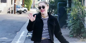 [FOTO] Pakai Baju Penuh Lubang, Miley Cyrus Alami Bencana Fashion