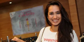 [FOTO] Pakai Bikini, Alexandra Gottardo Pamer Kehamilannya