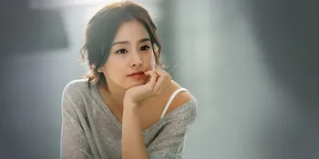 [FOTO] Pakai Dress Simple, Kim Tae Hee Tetap Cantik Berseri