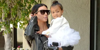 [FOTO] Pakai Kostum Kumbang, North West Makin Lucu Menggemaskan