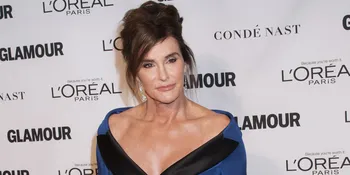 [FOTO] Pakai Rok Mini, Caitlyn Jenner Tampil Cantik dan Sporty