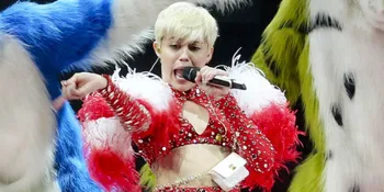 [Foto] Pamer Bokong, Miley Cyrus Balas Para Haters!