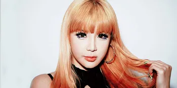 [FOTO] Pose di Kasur, Bom 2NE1 Cantik Tanpa Make Up