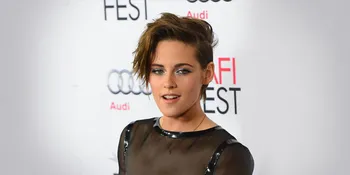 [FOTO] Pose Sensual, Kristen Stewart Siap Bikin Pria Lupa Diri