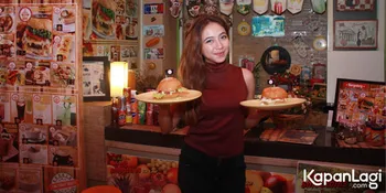 [FOTO] Pulang Kampung, Kenapa Nadia Vega Malah Jualan Burger?