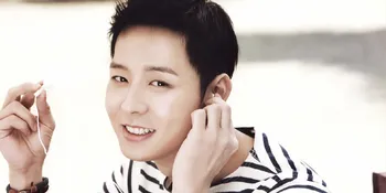 [FOTO] Punya Asma, Yoochun JYJ Justru Merokok?