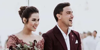 [Foto] Rayakan Pernikahan di Bali, Hamish Peluk dan Cium Mesra Raisa