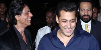 [Foto] Salman Khan dan Shahrukh Khan Ciuman Bibir!