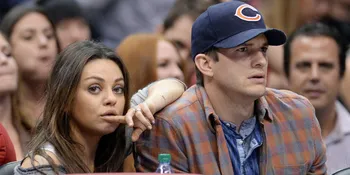 [FOTO] Sarapan Berduaan, Ashton Kutcher Gandeng Mesra Mila Kunis