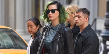 [FOTO] Selfie Aneh, Katy Perry Nyaris Tak Dikenali