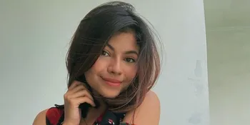 Foto Selfie Cantik Yoona Gimenez Pakai Perhiasan Mewah, Pancarkan Pesona Berkilauan!