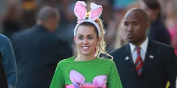 [FOTO] Selfie Menggoda, Miley Cyrus Nekat Pose Tanpa Busana