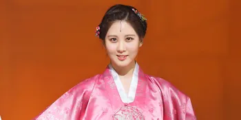 [FOTO] Seohyun SNSD Tampil Cute Saat Upacara Kelulusan