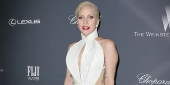 [FOTO] Serba Emas! Begini Gaya Cetar Lady Gaga Saat Rayakan Ultah