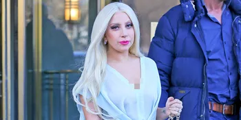 [FOTO] Serba Hitam, Gaya Lady Gaga Ini Bikin Kamu Melongo