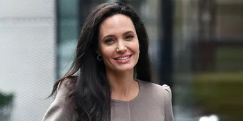 [FOTO] Shopping Bareng Knox, Begini Gaya Santai Angelina Jolie