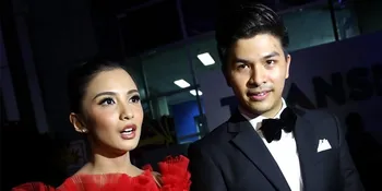 FOTO: So Sweet! Ini Cara Glenn Memanjakan Chelsea Yang Lagi Hamil