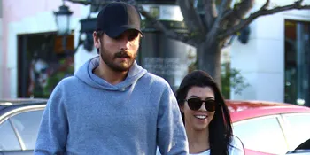 [FOTO] So Sweet! Kourtney Kardashian Liburan Bareng Scott Disick