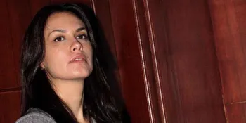 [Foto] Sophia Mueller Berpose Mesra Dengan Deddy Corbuzier!