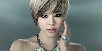 [FOTO] Sunny SNSD Seksi Dengan Baju Tembus Pandang