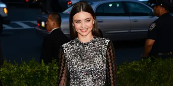 [FOTO] Super Cantik! Miranda Kerr Tampil Hot dan Elegan