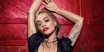 [FOTO] Syuting Video Klip, Celana Dalam Rita Ora Tertangkap Kamera