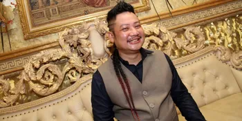 [FOTO] Tahun Berganti, Ki Kusumo Ubah Gaya Rambut Jadi ...