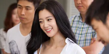 [FOTO] Tampil Sebagai Cameo, Clara (Selalu) Tampil Seksi