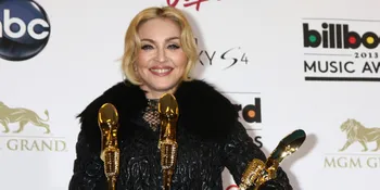 [FOTO] Tampil Sopan, Madonna Putuskan Pakai Cadar