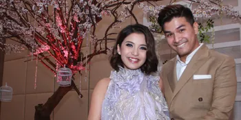 FOTO: Tanpa Meja, Inilah Cara Baru Chelse Olivia Makan Saat Hamil