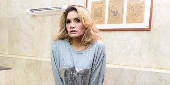 [FOTO] Tanpa Pakaian, Nikita Mirzani Pamer Selfie Saat Mandi