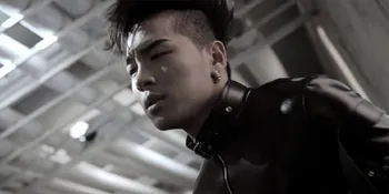 [FOTO] Teaser Comeback, Taeyang Big Bang Pilih Lepas Baju