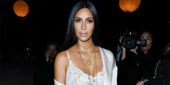 [FOTO] Terlalu Seksi, Kim Kardashian Tak Sadar Alami Nip Slip