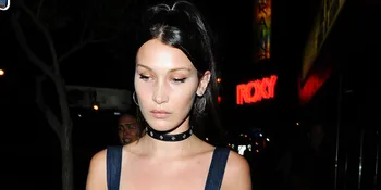 FOTO: Ternyata Ini Alasan Bella Hadid Jarang Tersenyum