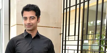 [Foto] Tingkah Gokil Harshad Arora dan Evan Sanders, Bikin Ngakak