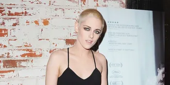 FOTO: Ups! Kristen Stewart Ketahuan Keluar Dari Rumah Mantannya