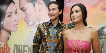 [Foto] Vino G Bastian - Marsha Timothy Terima Award Bersamaan