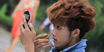 [Foto] Wah! Dicky SMASH Pandai Merias Diri Sendiri