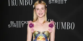 FOTO: Wajah Polos & Penuh Keringat Elle Fanning Sepulang Nge-Gym