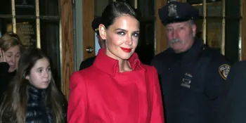 [FOTO] Wajah Pucat - Kulit Gelap, Katie Holmes Berubah Drastis
