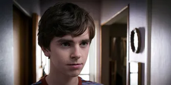 Freddie Highmore Bimbang Dengan Karir Aktingnya