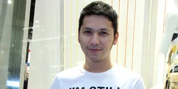 Gading Marten: Saya Suka Batik Bercorak Bola