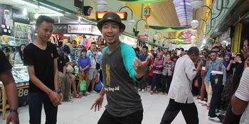Gaet Pay, Deni Cagur Bikin Lagu Dalam Sekali Pertemuan