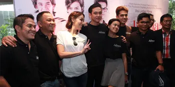 Gala Premiere 'ADRIANA' Diramaikan Para Selebriti