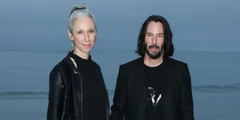 Gandeng Mesra Teman Wanitanya, Keanu Reeves Dapatkan 'Restu' Penggemar