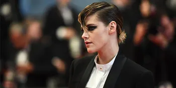 Gandengan Mesra, Kristen Stewart &#38; Sara Dinkin Kompak Dandan Tomboy