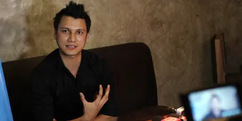 Ganteng-Ganteng, Christian Sugiono Hobi Makan di Pinggir Jalan