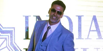 Ganteng! Putra Akshay Kumar Ternyata Punya Mata Biru Yang Indah