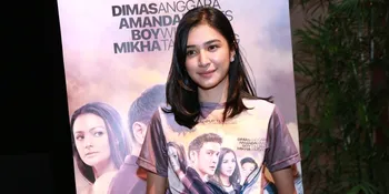 Ganti Baju di Jalanan Milan, Mikha Tambayong Cuek Dilihat Bule